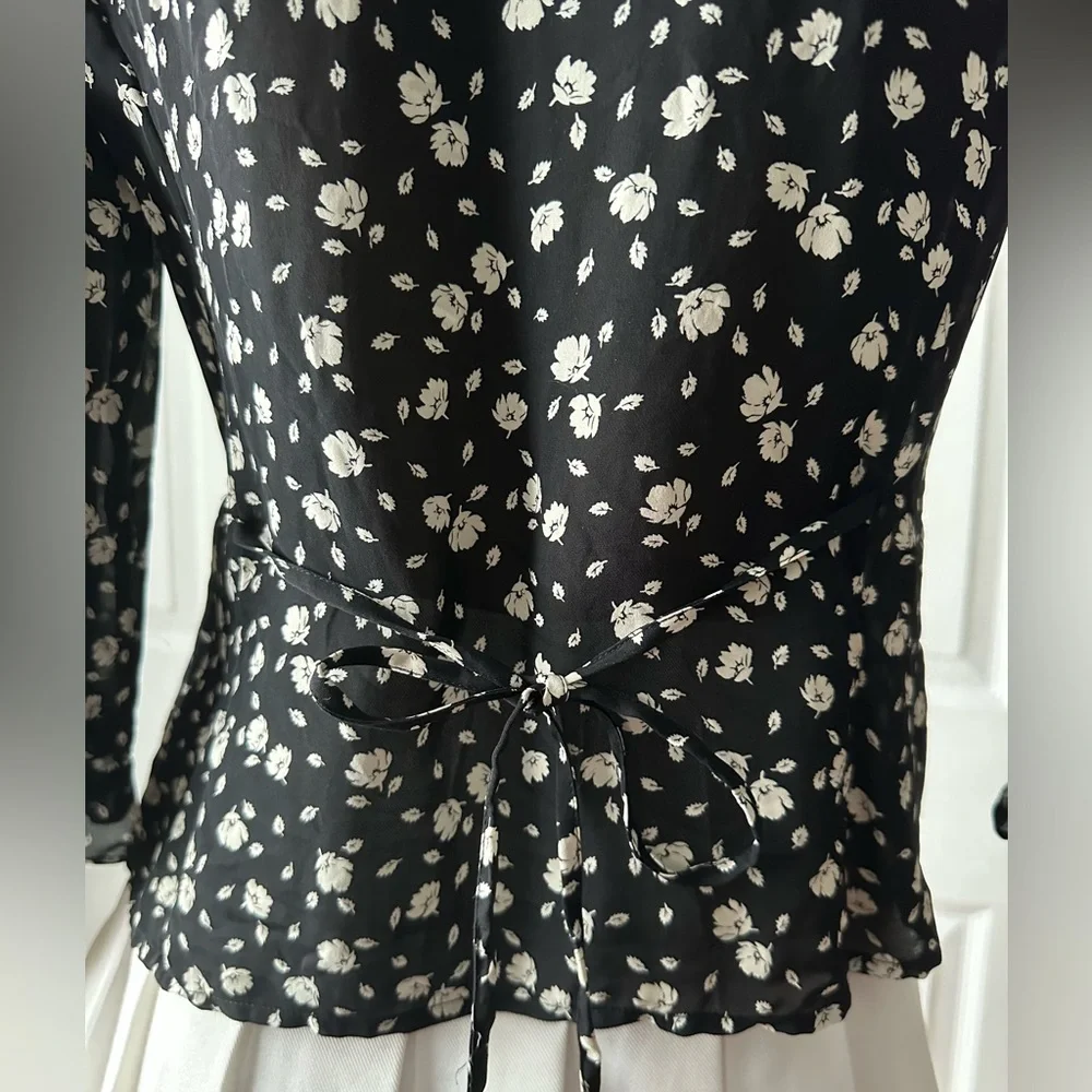 Ann Taylor Black and White Floral silk blouse - Picture 9 of 13